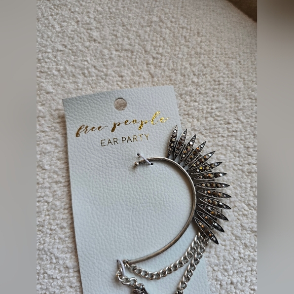 Free People, Birds Of A Feather Cocktail Earring- NWT!! - Picture 6 of 7